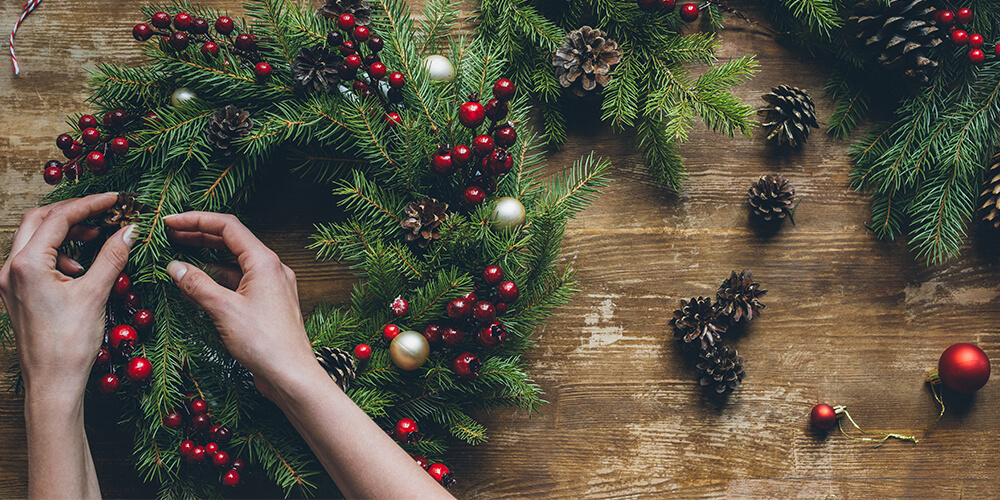 Making Christmas wreath